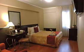 Leon De Oro Inn & Suites