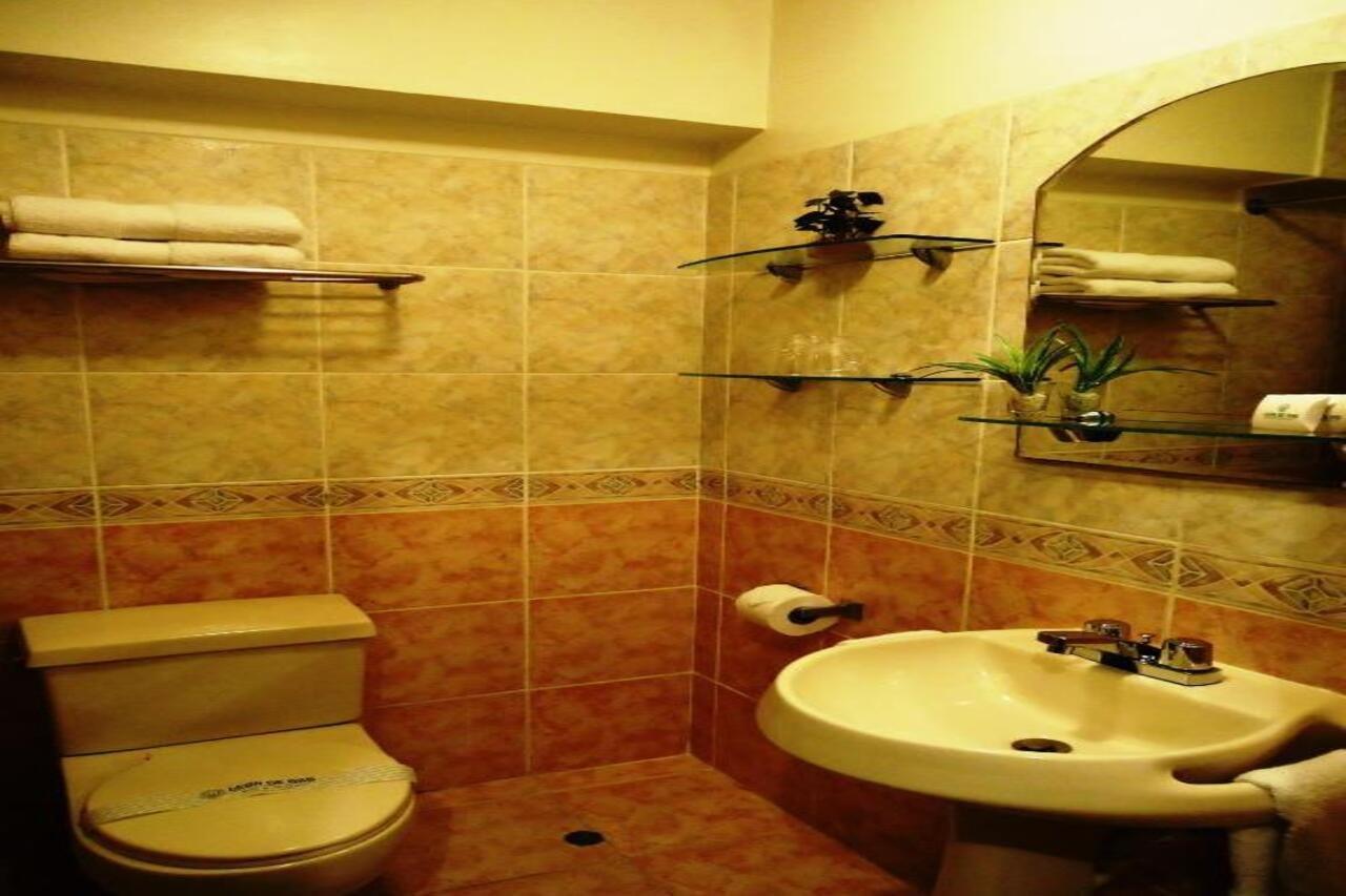 Leon De Oro Inn & Suites Лима Экстерьер фото