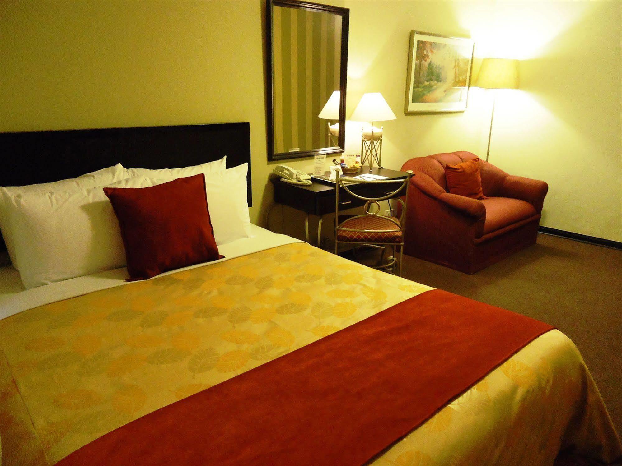 Leon De Oro Inn & Suites Лима Экстерьер фото
