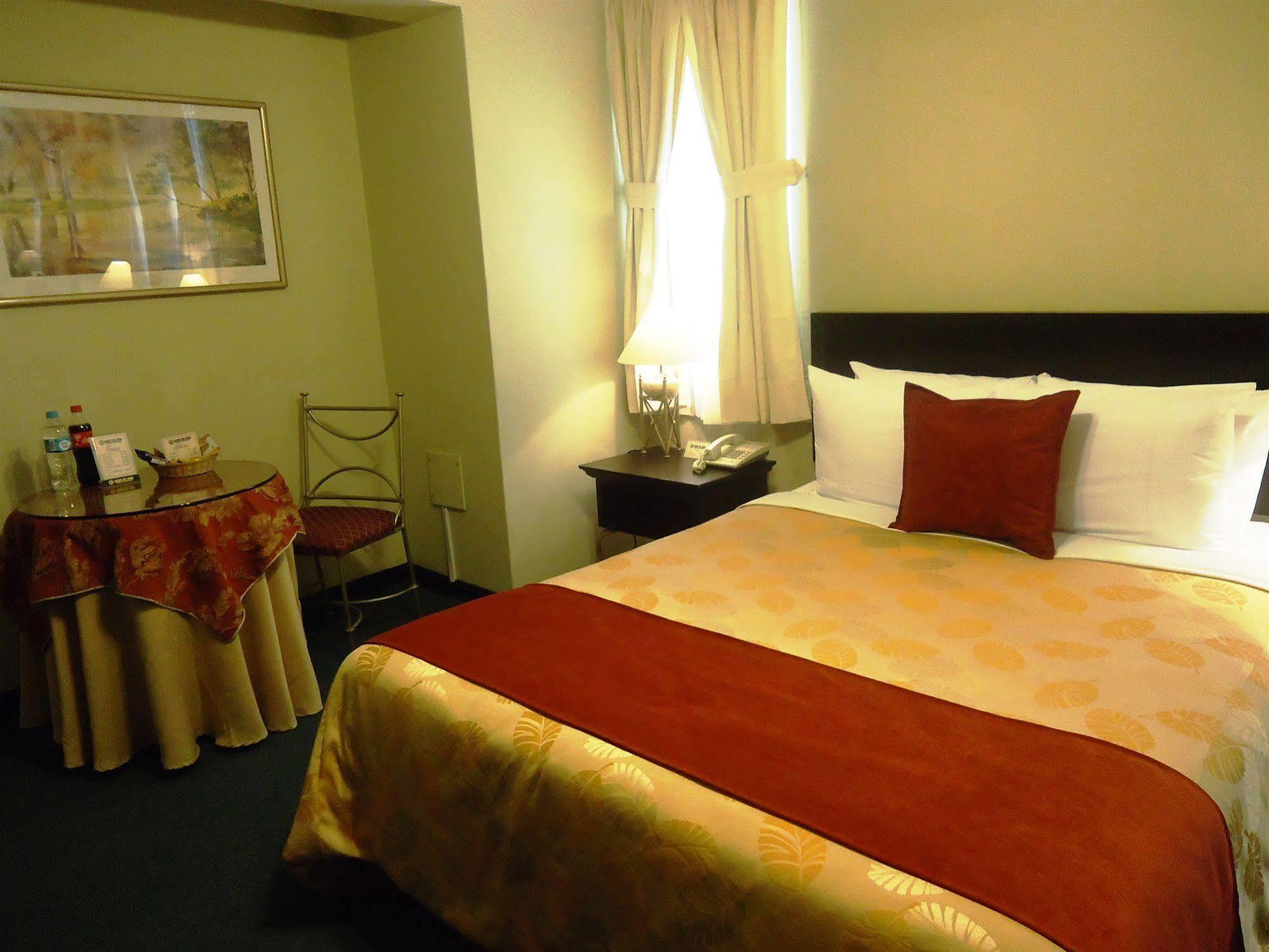 Leon De Oro Inn & Suites Лима Экстерьер фото