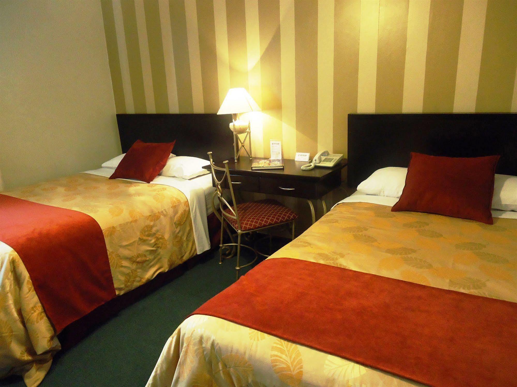 Leon De Oro Inn & Suites Лима Экстерьер фото